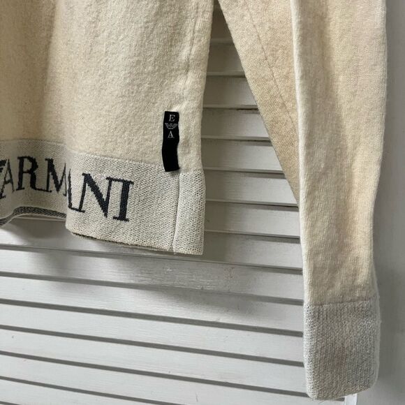 EMPORIO ARMANI 💜large💜sweater - Picture 3 of 4